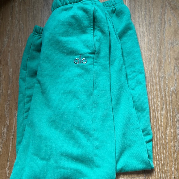 Alo Accolade sweatpants - Picture 2 of 2